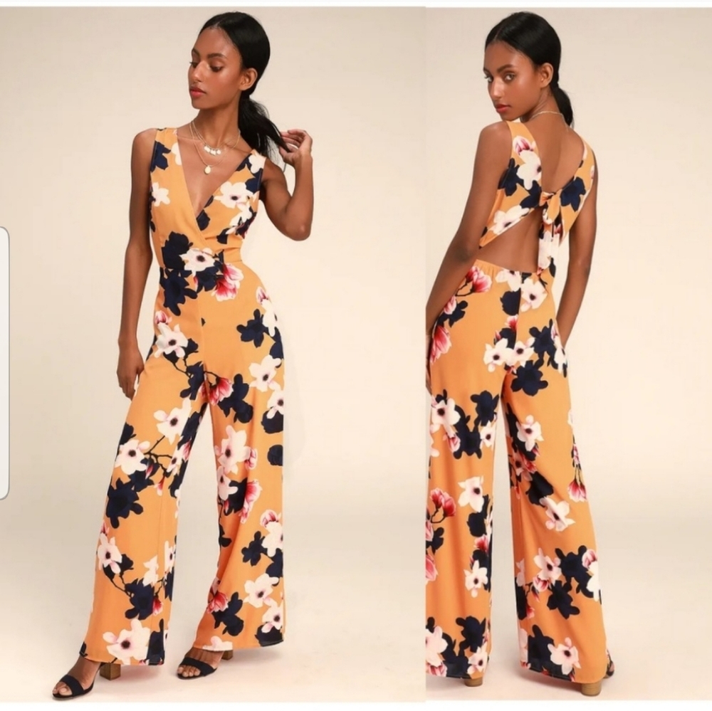 NEW LULU'S Floral print Tie-back wide-open jum…
